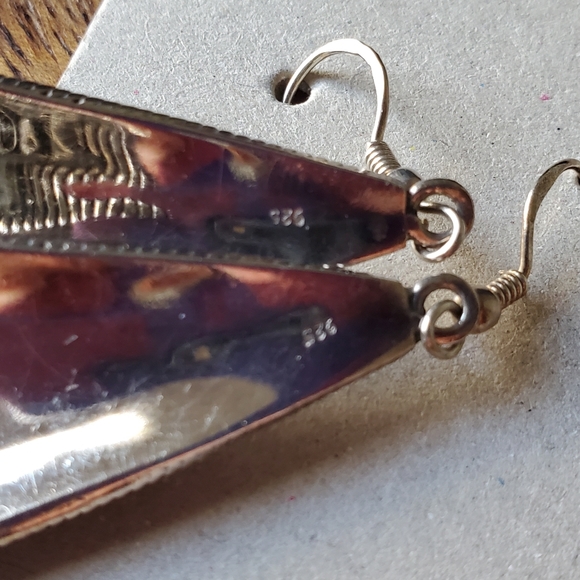 Sterling Silver tear drop dangle earring - Picture 3 of 3